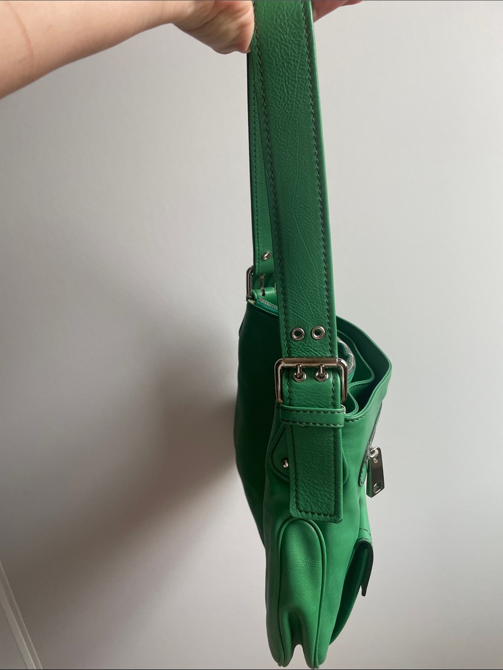 Marc Jacobs Emerald Green Leather Shoulder Bag with Front Pockets - Picture 7 of 14